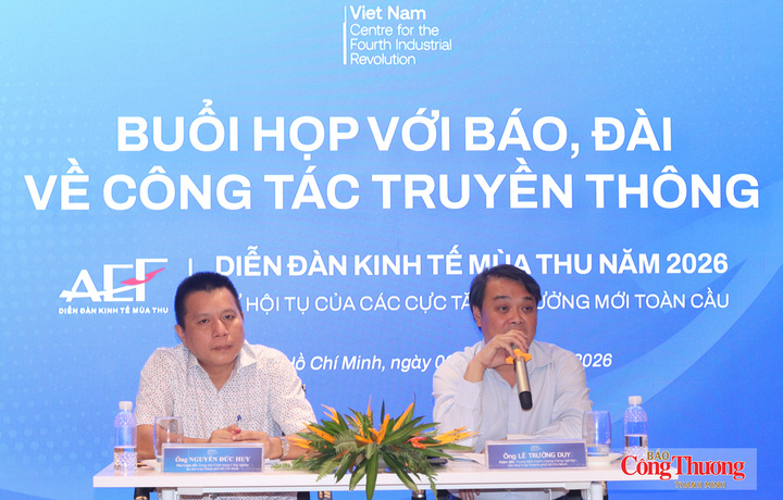 Ông Lê Trường Duy, Giám đốc HCMC C4IR, thông tin về Diễn đàn Kinh tế Mùa thu 2026, tại họp báo.