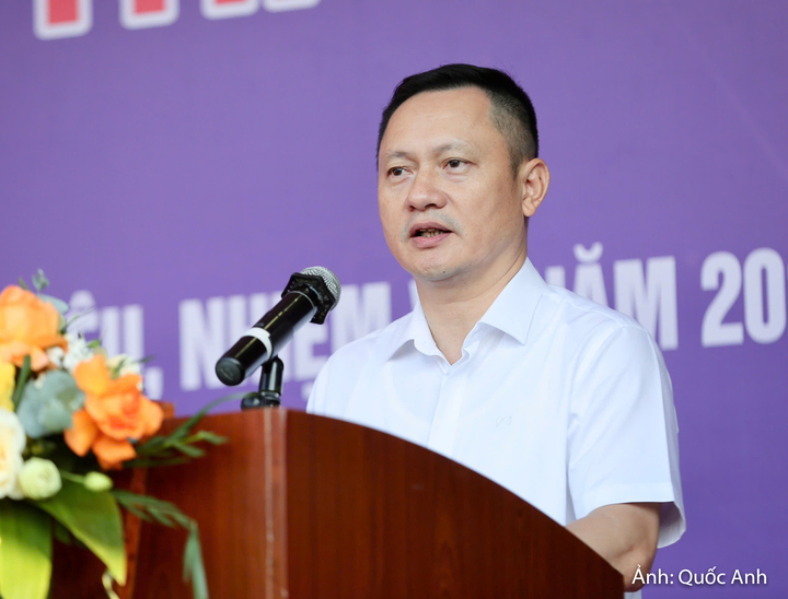 Ông Hoàng Hải - Giám đốc Công ty Điện lực Thanh Hóa phát biểu tại buổi lễ.