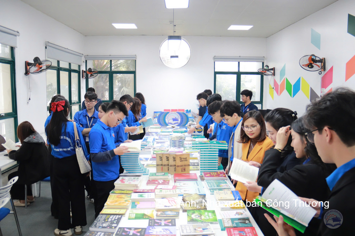Nhà xuất bản Công Thương đưa sách đến gần hơn với các đối tượng bạn đọc thông qua các hoạt động tại Ngày sách và Văn hoá đọc Việt Nam.