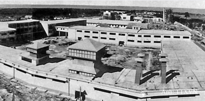 Các nhà máy khu Cao - Xà - Lá (Thượng Đình Hà Nội) ngày mới khánh thành 1960.