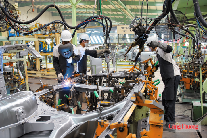 Sản xuất công nghiệp Hà Nội từng bước chuyển dịch theo hướng hiện đại, công nghệ cao. Ảnh: Cấn Dũng