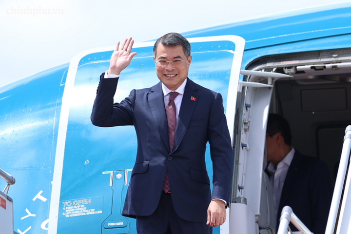 Thủ tướng Chính phủ Lê Minh Hưng tới Thủ đô Phnom Penh, bắt đầu chuyến thăm chính thức Vương quốc Campuchia.