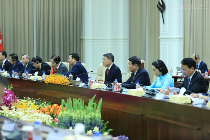Thủ tướng Lê Minh Hưng khẳng định Việt Nam luôn coi trọng và sẽ cùng Campuchia gìn giữ, phát huy truyền thống đoàn kết, gắn bó giữa hai dân tộc.