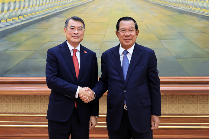 Thủ tướng Lê Minh Hưng hội kiến Chủ tịch Đảng Nhân dân, Chủ tịch Thượng viện Campuchia Hun Sen. Ảnh: chinhphu.vn/Nhật Bắc