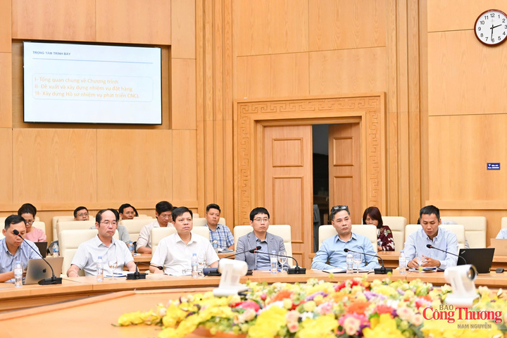 Các đại biểu tham dự hội nghị.