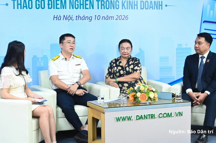 Toàn cảnh toạ đàm.