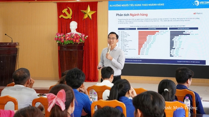 Ông Võ Văn Khanh, Trưởng Đại diện VECOM khu vực miền Trung - Tây Nguyên tại tập huấn "Xã, phường thương mại điện tử" do Sở Công Thương Đà Nẵng tổ chức hồi tháng 8/2026