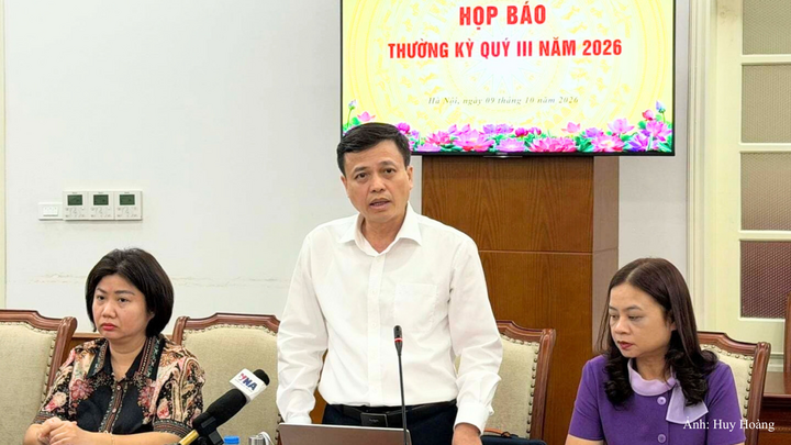 Ông Đỗ Quốc Việt - Phó Cục trưởng Cục Điện ảnh thông tin tại họp báo thường kỳ quý III/2026 của Bộ Văn hóa, Thể thao và Du lịch, sáng 9/10.