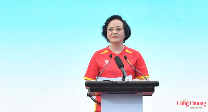 Phát biểu tại buổi lễ, Phó Thủ tướng Chính phủ Phạm Thị Thanh Trà nhấn mạnh: "Không cần bắt đầu bằng những điều lớn lao, chỉ cần lựa chọn phù hợp và kiên trì mỗi ngày, để từ mỗi cá nhân lan tỏa đến gia đình và cộng đồng. Khi vận động trở thành thói quen của mỗi người, chúng ta sẽ tạo được một xã hội năng động, một cộng đồng khỏe mạnh". Thay mặt Chính phủ, Phó Thủ tướng kêu gọi: "Người dân Việt Nam, dù ở lứa tuổi nào, làm công việc gì và sống ở đâu, hãy lựa chọn ít nhất một môn thể thao phù hợp để tập luyện thường xuyên, để thể thao trở thành niềm tin và niềm vui của mỗi người, nếp sống không thể thiếu của mỗi gia đình và là sức sống mạnh mẽ của cộng đồng".