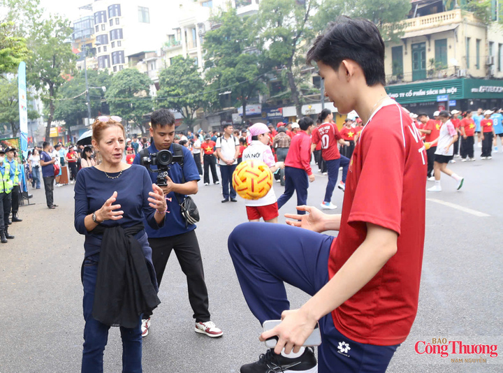 Điểm nhấn của chuỗi hoạt động là chương trình giao lưu với các vận động viên tiêu biểu của thể thao Việt Nam, trong đó có những gương mặt vừa giành huy chương tại Đại hội Thể thao châu Á lần thứ 20 (ASIAD 20) năm 2026 như: các thành viên đội tuyển cầu mây nữ Việt Nam, các võ sĩ wushu Dương Thúy Vi, Đinh Văn Tâm và nhiều vận động viên thành tích cao khác.