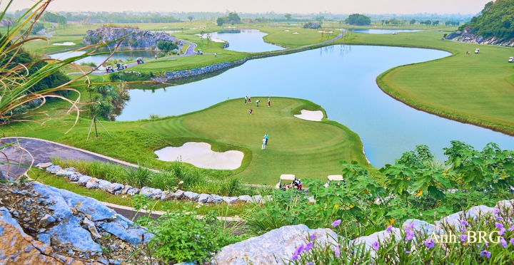 Sân Canyon Course tại Legend Valley Country Club.
