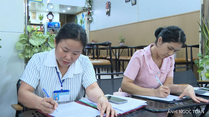 Ngành chức năng đã tiến hành làm việc với chủ cơ sở bánh mì. Thời điểm làm việc, chủ cơ sở không chứng minh được các thủ tục pháp lý liên quan đến nguồn gốc, xuất xứ nguyên liệu thực phẩm