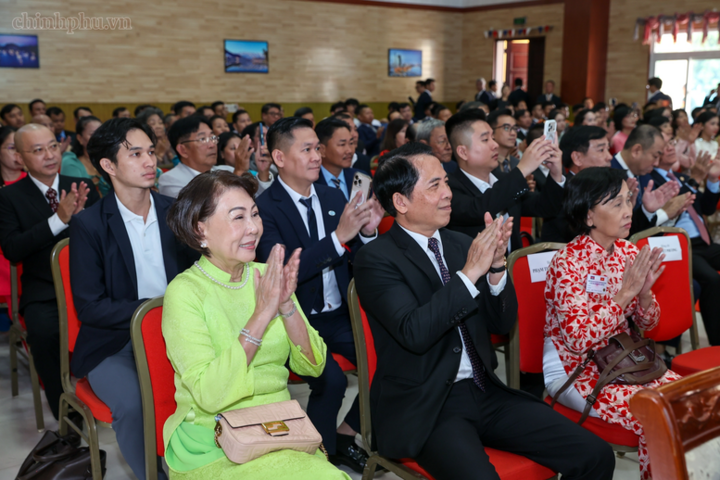Đại diện cộng đồng người gốc Việt tại Campuchia tham dự cuộc gặp.