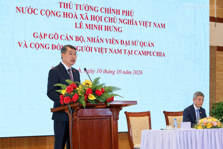 Thủ tướng khẳng định Chính phủ Việt Nam luôn nhất quán đề nghị phía bạn quan tâm, tạo điều kiện thuận lợi nhất để bà con an cư lạc nghiệp.