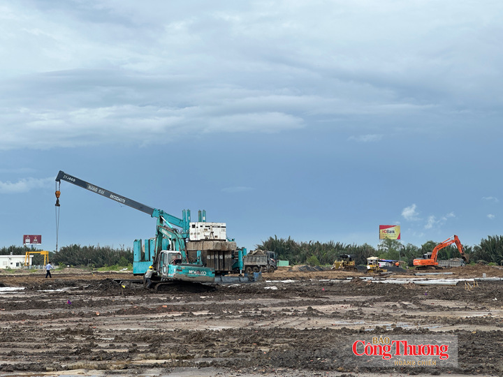 Nhà máy toạ lạc trên khu đất rộng khoảng 57.000 m² tại Khu Công nghệ cao Long Thành (TP. Đồng Nai).