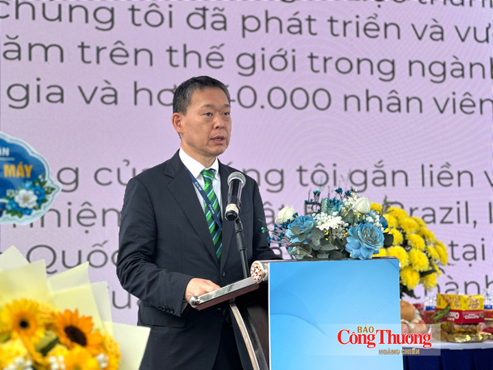 Ông Terauchi Mikito, Giám đốc điều hành, Tập đoàn OJI phát biểu tại buổi lễ.