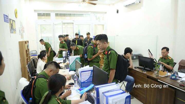 Cơ quan điều tra xác minh, khám xét các địa điểm.