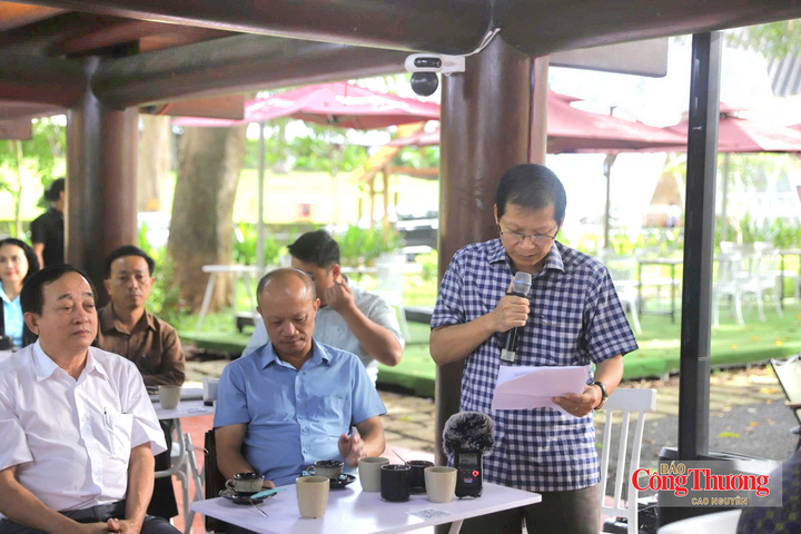 Ông Nguyễn Văn Nhiệm - Phó Giám đốc Sở Công Thương thông tin về tình hình xuất khẩu cà phê, sầu riêng của tỉnh Đắk Lắk trong 9 tháng đầu năm 2026.
