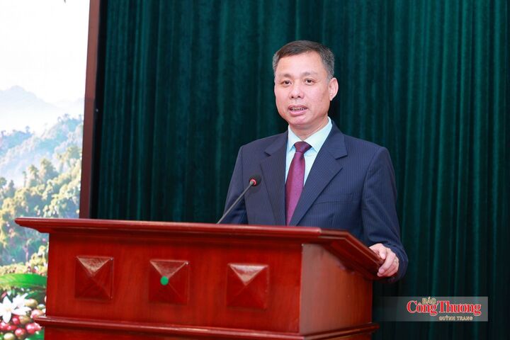 Phó Chủ tịch UBND tỉnh Sơn La Nguyễn Thành Công phát biểu khai mạc.