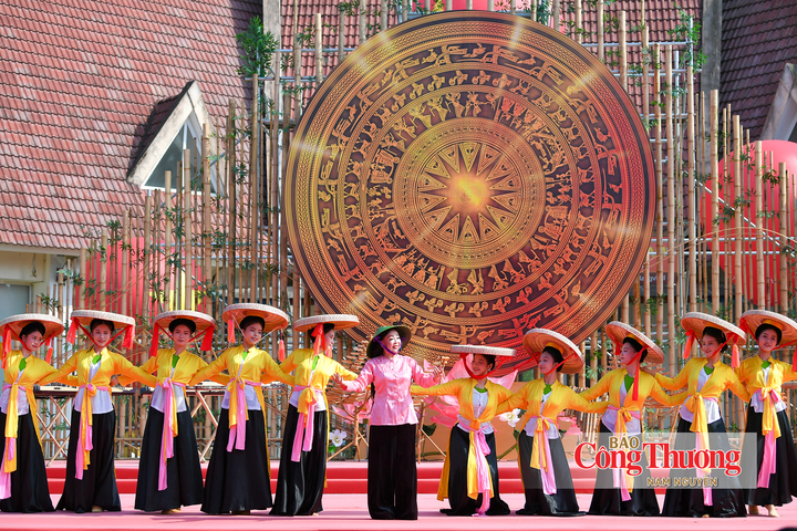 Âm nhạc và nghệ thuật biểu diễn cũng mở ra cơ hội phát triển hệ sinh thái công nghiệp văn hóa chuyên nghiệp.