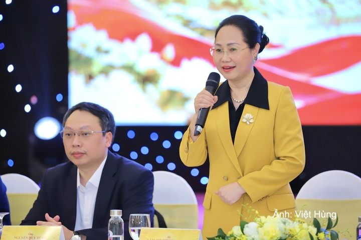 Bộ trưởng Bộ Văn hóa, Thể thao và Du lịch Lâm Thị Phương Thanh chủ trì và phát biểu tại buổi lễ.