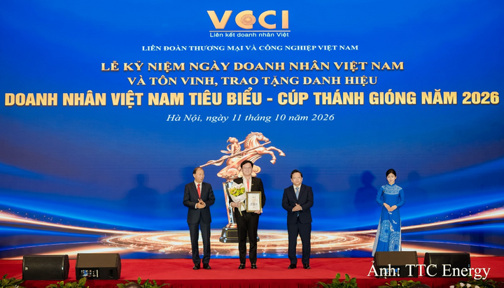 Ông Đặng Huỳnh Anh Tuấn - Chủ tịch HĐQT TTC Energy vinh dự đón nhận danh hiệu “Doanh nhân Việt Nam tiêu biểu - Cúp Thánh Gióng” năm 2026 vào tối 11/10/2026 tại Hà Nội.