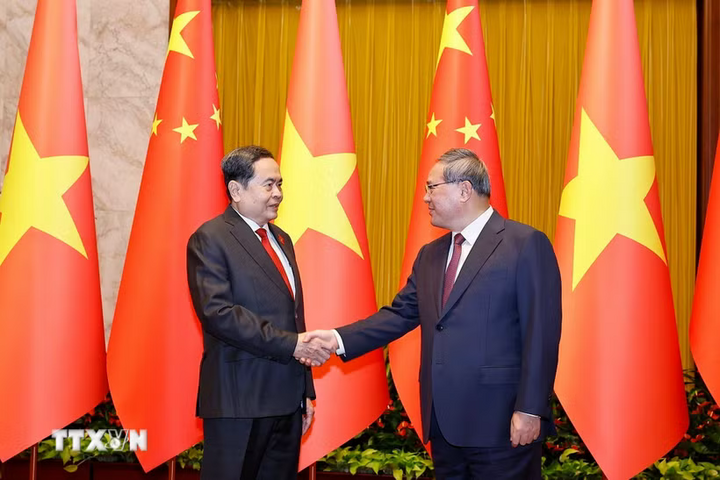 Chủ tịch Quốc hội Trần Thanh Mẫn hội kiến Thủ tướng Trung Quốc Lý Cường. Ảnh: Doãn Tấn/TTXVN