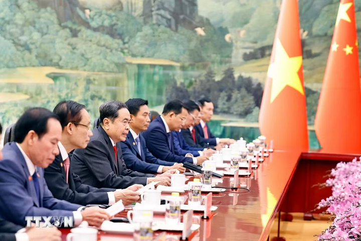 Chủ tịch Quốc hội Trần Thanh Mẫn phát biểu tại cuộc hội kiến Thủ tướng Trung Quốc Lý Cường. Ảnh: Doãn Tấn/TTXVN