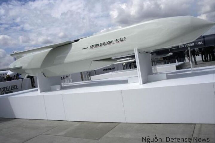 Tên lửa hành trình Storm Shadow. Nguồn: Defense News.