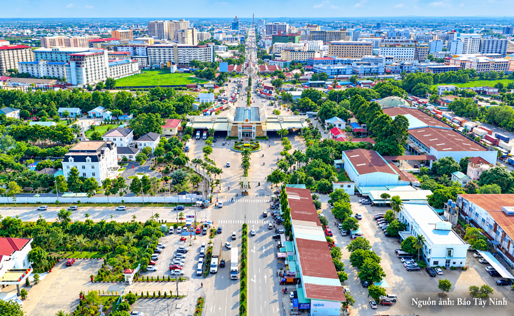 Tây Ninh đang tập trung đầu tư phát triển hạ tầng Khu kinh tế Cửa khẩu Mộc Bài với tổng vốn gần 1.000 tỷ đồng đến năm 2030, tạo động lực để khu vực này bứt phá thành trung tâm logistics và cửa ngõ giao thương quốc tế trên trục Xuyên Á.