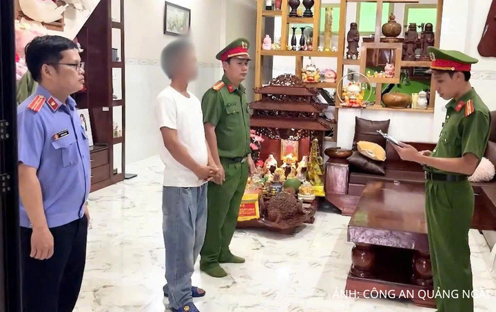 Cơ quan chức năng đọc lệnh khởi tố bị can chủ kênh "Già làng Tây Nguyên".