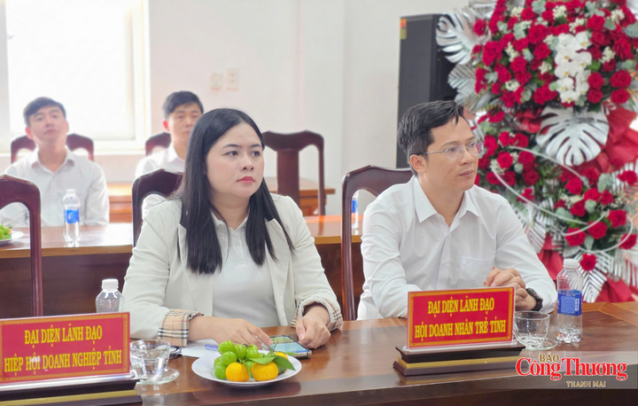 Đại biểu tham dự sự kiện.
