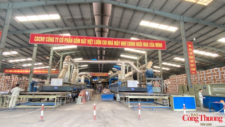Tổ hợp Công ty Cổ phần Gốm Đất Việt là một trong những doanh nghiệp tiêu biểu quan tâm đời sống cán bộ, công nhân viên và người lao động cũng như công tác an sinh xã hội tại Quảng Ninh.
