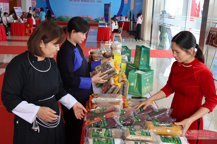 Ổn định chính sách và đơn giản hóa thủ tục thuế sẽ tạo thuận lợi cho doanh nghiệp, hộ kinh doanh.