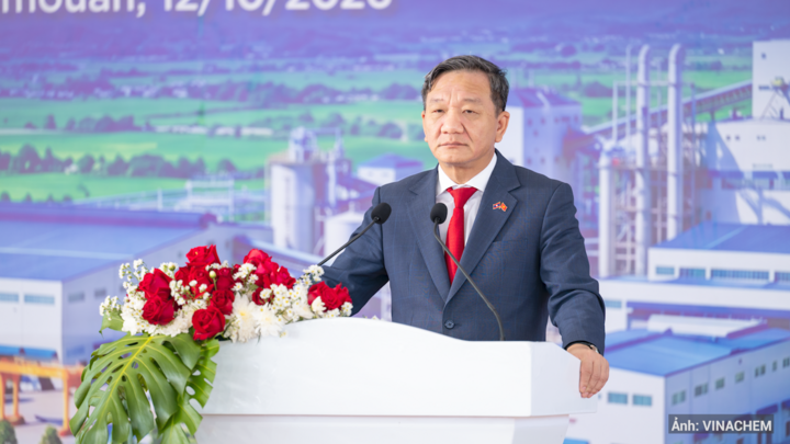 Ông Nguyễn Minh Tâm - Đại sứ đặc mệnh toàn quyền nước Cộng hoà xã hội chủ nghĩa Việt Nam tại Cộng hòa Dân chủ Nhân dân Lào phát biểu tại buổi lễ.