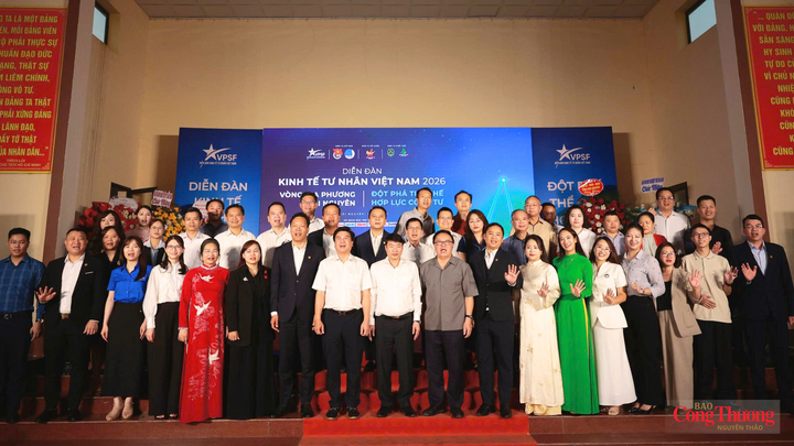 Các đại biểu tham gia phiên đối thoại.