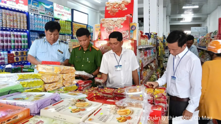 Lực lượng Quản lý thị trường tỉnh Cà Mau tập trung kiểm tra nhóm mặt hàng thiết yếu vào trong quý IV và những tháng cuối năm.