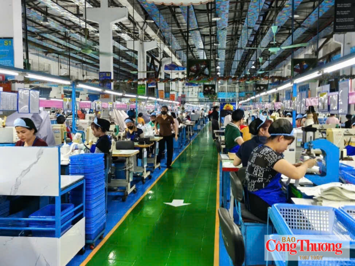 Chỉ số sản xuất công nghiệp 9 tháng năm 2026 tại Phú Thọ tăng 21,52% so với cùng kỳ; kim ngạch xuất khẩu đạt hơn 39,3 tỷ USD, tăng 48,9% so với cùng kỳ.