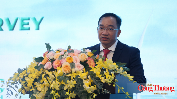 Ông Lê Chiến Thắng, Phó Tổng Giám đốc PTSC đánh giá cao tầm nhìn và những nỗ lực của Pacifico Energy Vietnam trong việc phát triển Dự án Điện gió ngoài khơi Nam Bộ.