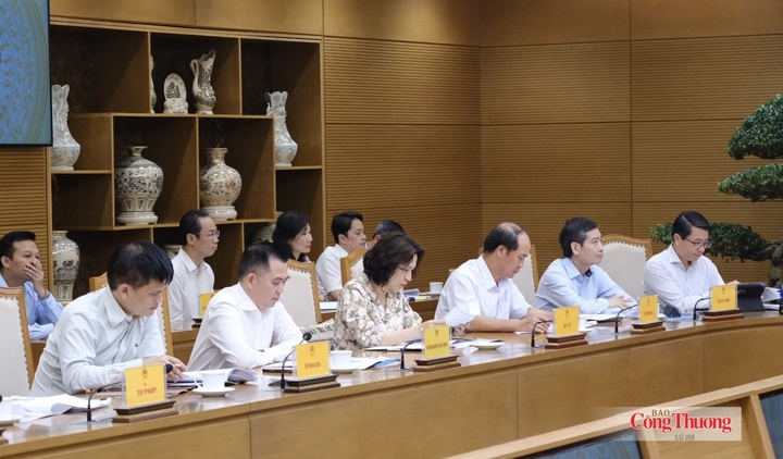 Đại diện các bộ, ban, ngành dự cuộc họp.