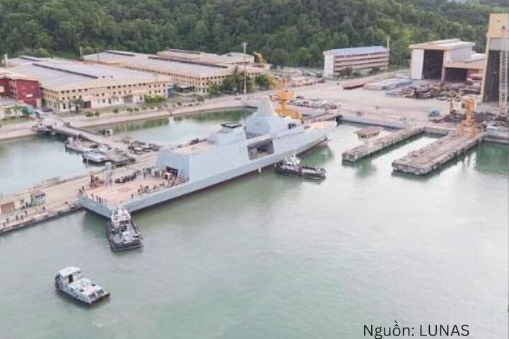 Chiến hạm LCS-1 Maharaja Lela.
