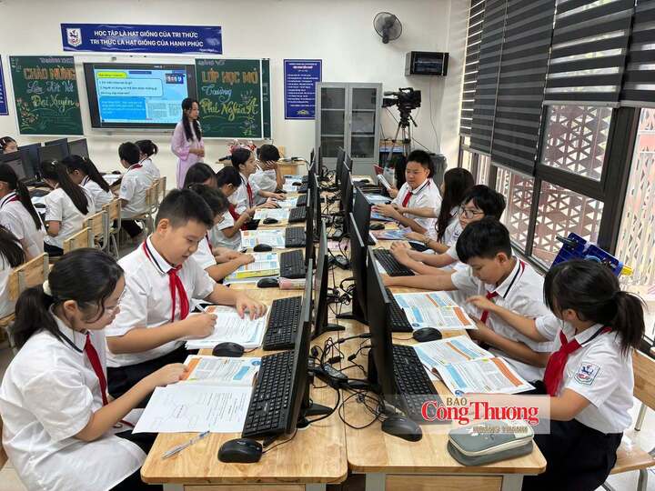 Ứng dụng công nghệ thông tin trong dạy và học góp phần thúc đẩy chuyển đổi số giáo dục phổ thông.