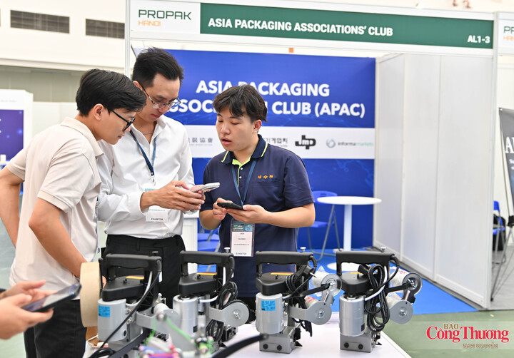 Hơn 300 đơn vị đến từ 20 quốc gia và vùng lãnh thổ cùng hội tụ tại chuỗi triển lãm công nghiệp quốc tế ở Hà Nội.