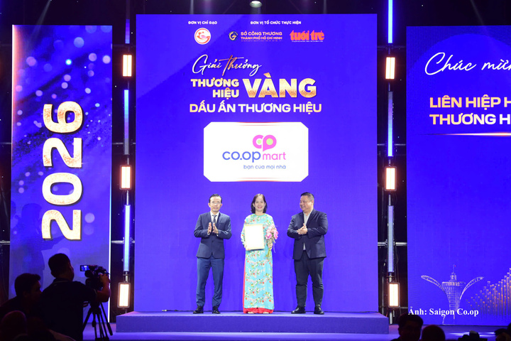 Co.opmart đạt giải Dấu ấn thương hiệu tại Lễ trao giải Thương hiệu Vàng 2026.