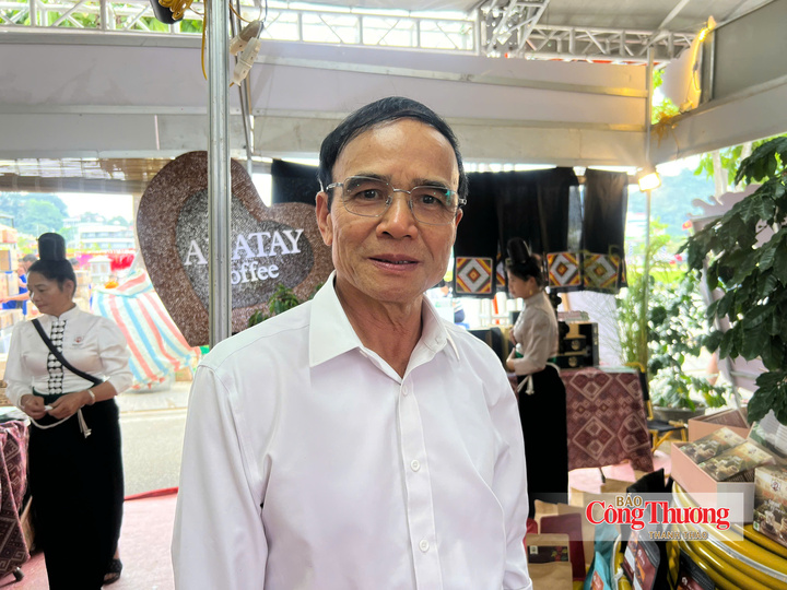 Ông Lò Ngọc Dinh, người dân bản Chăn, xã Tường Hạ, tỉnh Sơn La, kỳ vọng cây cà phê tiếp tục phát triển, góp phần nâng cao thu nhập cho người dân.