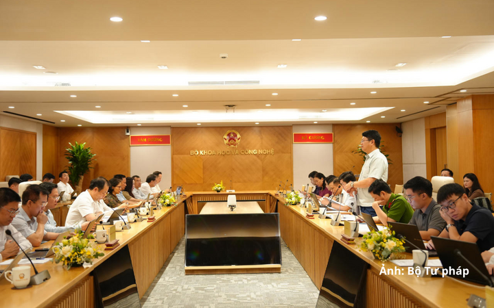 Toàn cảnh buổi làm việc.