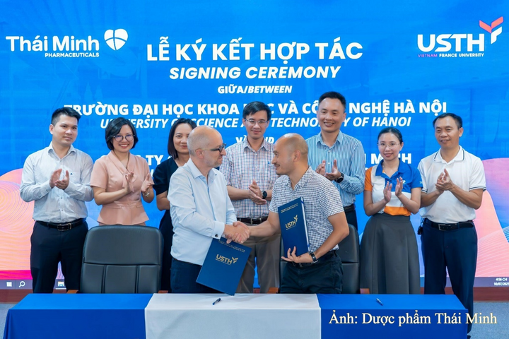 Đại diện Dược phẩm Thái Minh và USTH tại lễ ký kết thỏa thuận hợp tác thành lập Phòng thí nghiệm chung (Joint Lab).