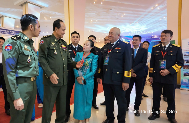 Đại tướng Tan Thana - Quốc vụ khanh, Bộ Quốc phòng Campuchia trao đổi cùng đoàn công tác Tân Cảng Sài Gòn về tiềm năng phát triển logistics Việt Nam - Campuchia.