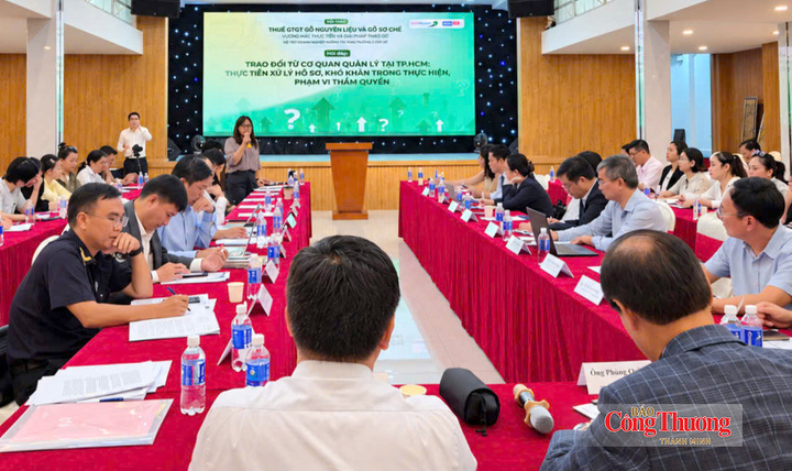 Đại biểu tham dự sự kiện.