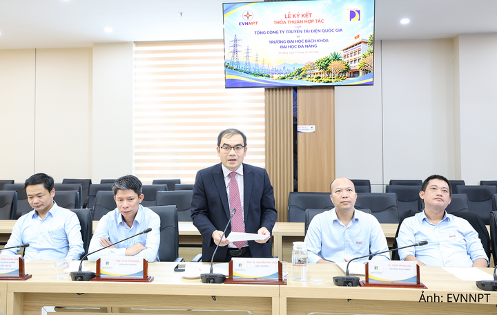 PGS.TS Nguyễn Hữu Hiếu - Hiệu trưởng DUT phát biểu tại lễ ký kết.